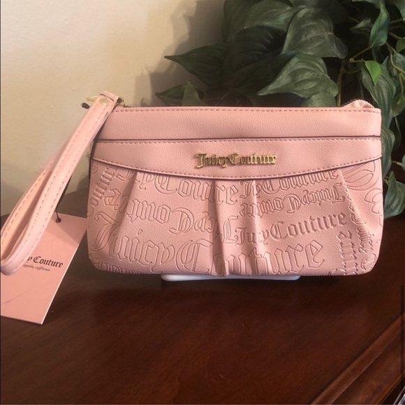 Juicy Couture Handbags - NWT Juicy Couture Preppy Pink Wristlet
